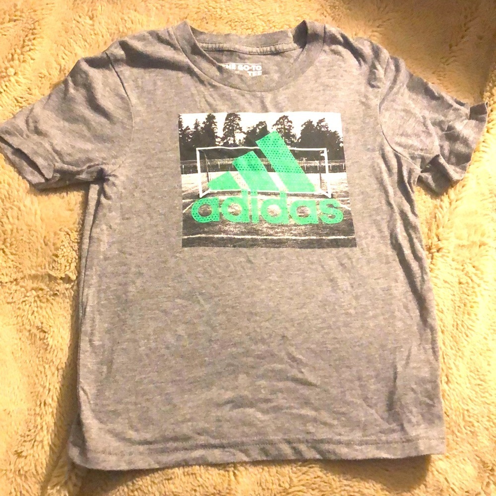 🎉4 for $30 Adidas Go-To Tee, size 4